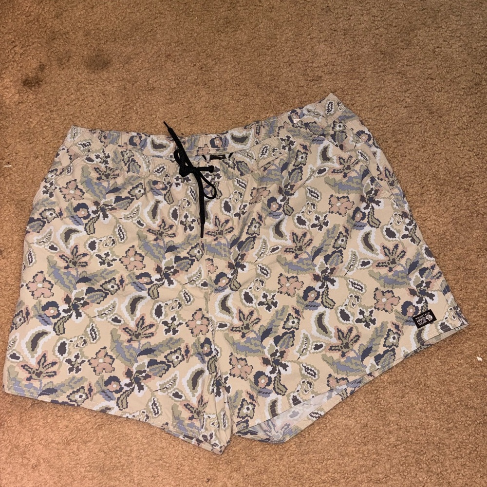 Mountain Hardwear Multicolor Camouflage Shorts XXL